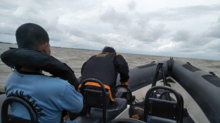Kopaska Selamatkan Nelayan yang Mengapung di Perairan Untung Jawa Saat Pencarian Sriwijaya Air